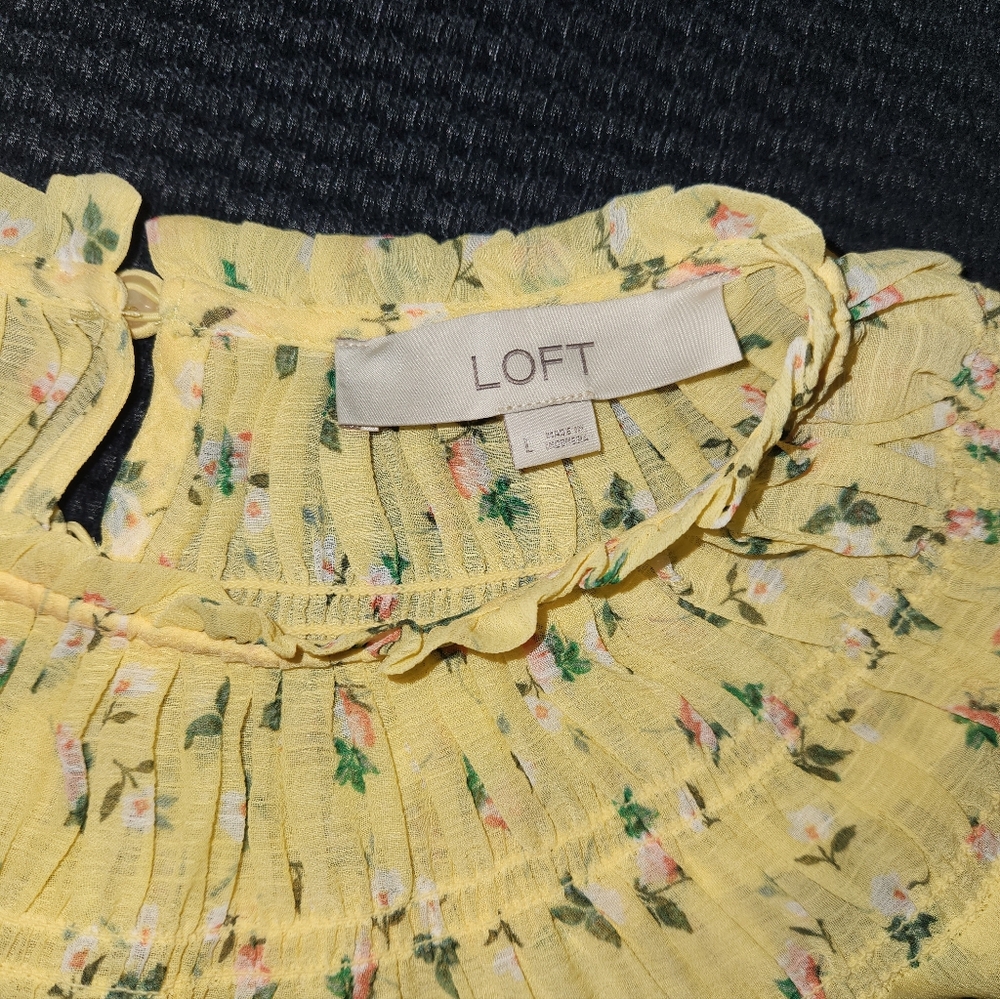 LOFT Butter Yellow Smocked Ditsy Floral Chiffon Lined Midi Dress Largw EUC - Picture 4 of 10